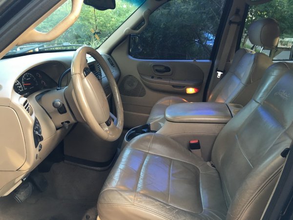 04b Front interior.JPG