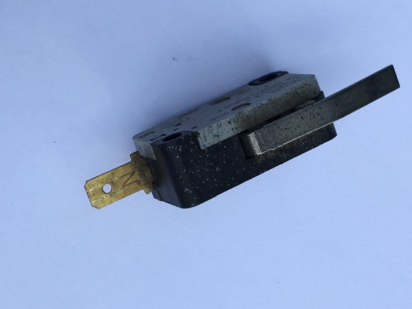 HarmanP61OldBadMicroFeederSwitch (1).jpg