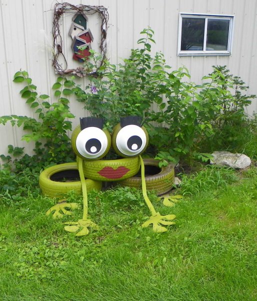 Tires-lady frog-2.JPG
