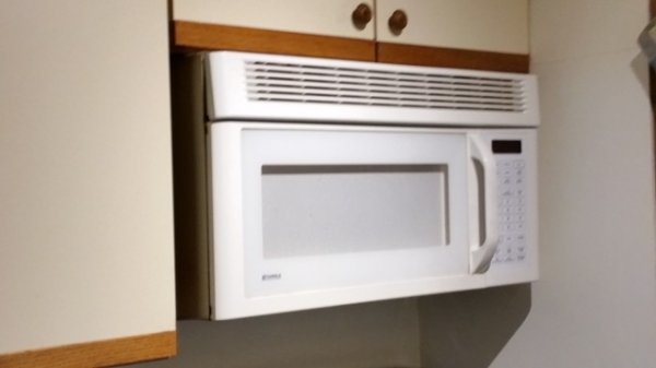 old white microwave.jpg