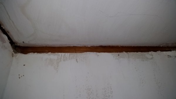 gap in sheetrock.jpg