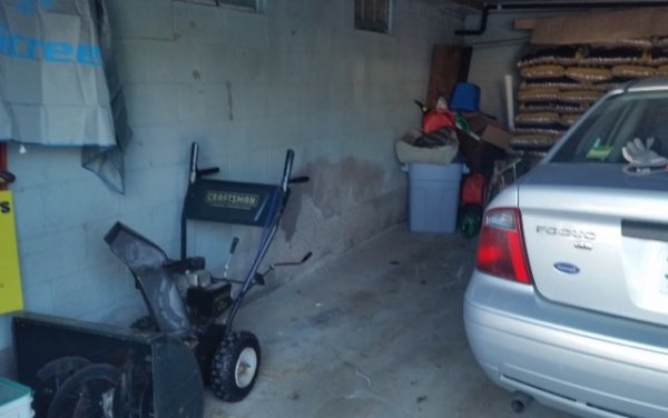 Room in garage without bike.jpg