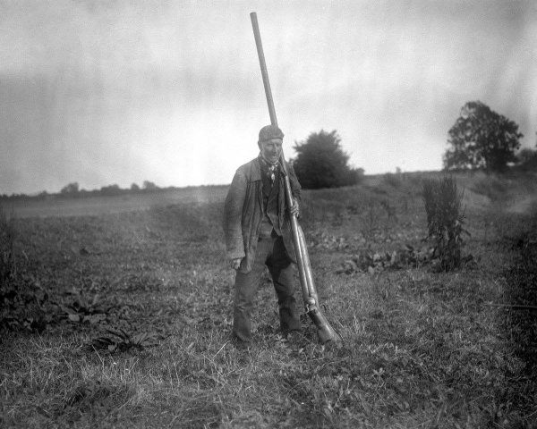 Punt gun from 1800s.jpg