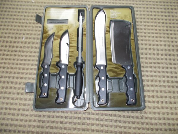 carving set 001.JPG