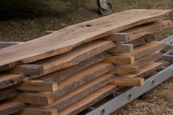 Dolmar 7010-Oak planks.jpg