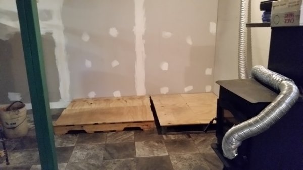 Pallets on linoleum.jpg