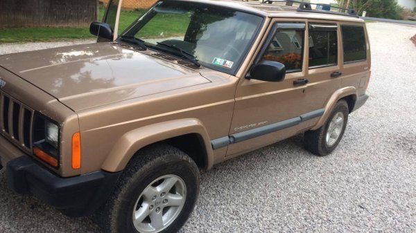 2000 jeep cherokee.jpg