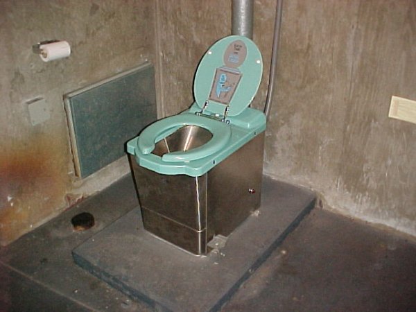 toilet4f.jpg