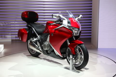 HondaVFR1200ST_02.jpg