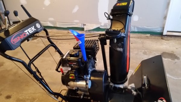 First snowblower oil fill from change.jpg