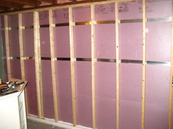 Gym Foundation Wall New Studs.jpg