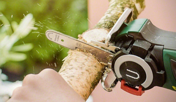 bosch-pocket-chainsaw-1.png