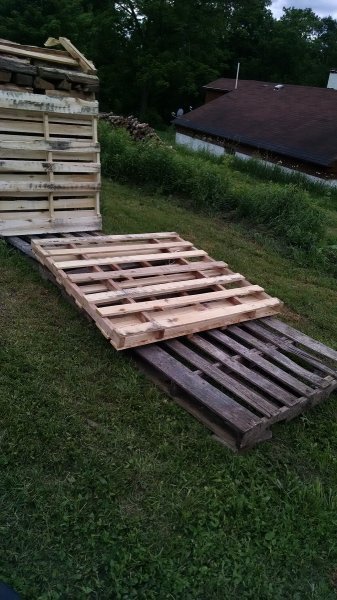 pallets.jpg