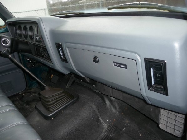 1993-Dodge-Pickup-interior.jpg