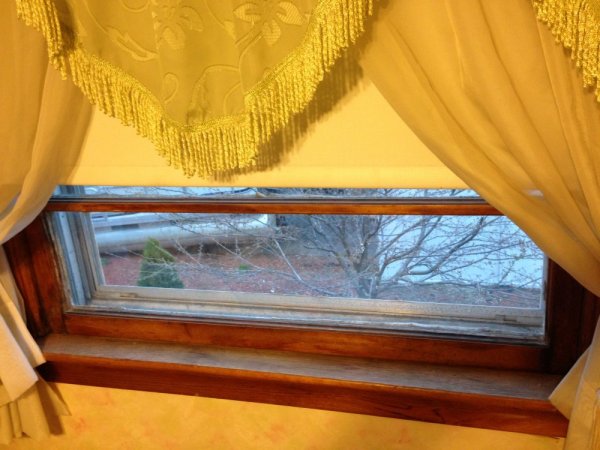 Window1_OldDrafty.JPG