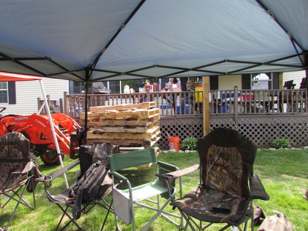 loading pallets on the move.jpg