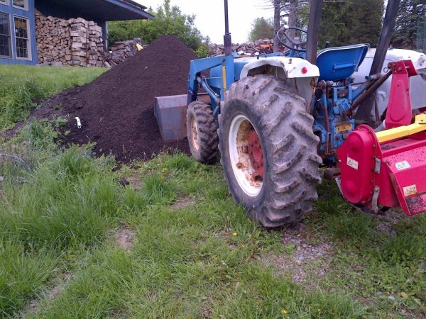 20140520 compost to bed.jpg