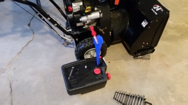 Snowblower oil change 10-27-18.jpg