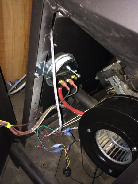 ComponentGuage3HookupInsideToConvectionBlower.JPG