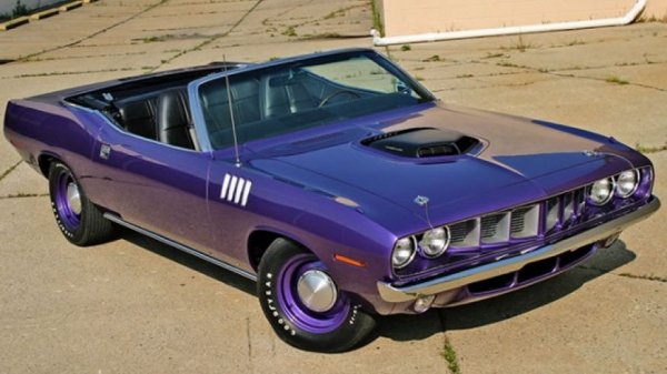 one of 11 1971 hemi cudas.jpg