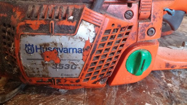 20190101-chainsaw-rebuild-3-353G-etech-1-blown-cylinder.jpg