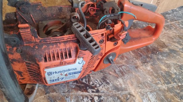 20190101-chainsaw-rebuild-1-357XPG-1.jpg