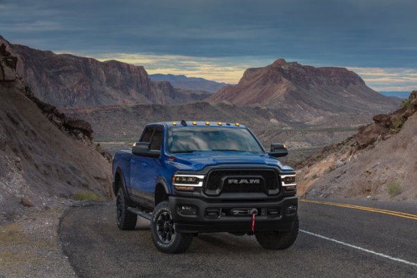 2019-ram-power-wagon-2-700x467-c.jpg