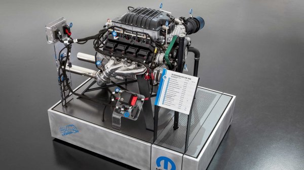 hellephant-426-hemi-crate-engine.jpg