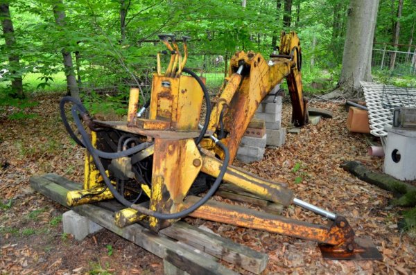 Help with my Ford 753 Backhoe, Hydraulic Cylinder/Chain on King Post