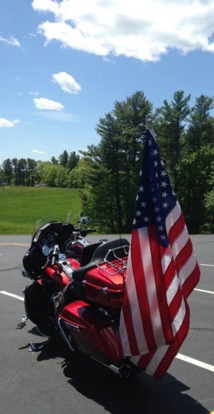 Blakes bike with flag.jpg