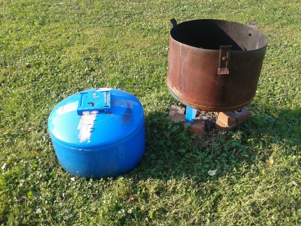 Water pressure tank for making charcoal.jpg