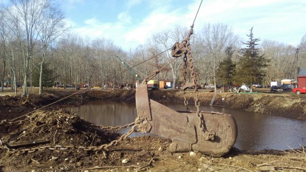 80D dragline bucket.jpg