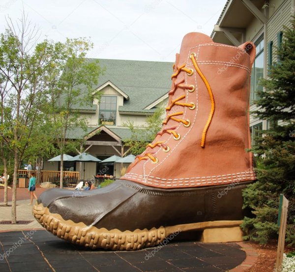 depositphotos_57848319-stock-photo-giant-boot.jpg