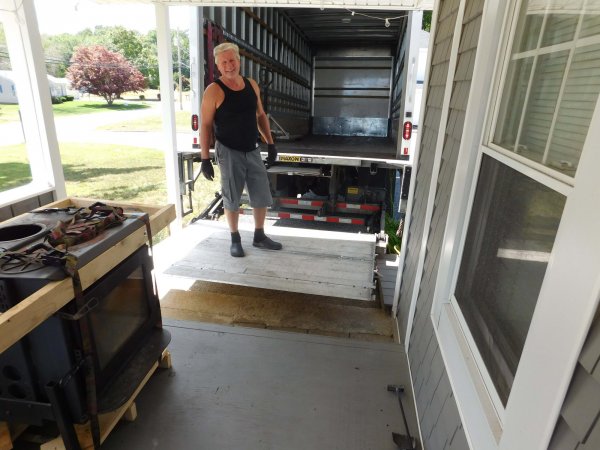 18 Aug 2020 Lift gate truck in position.JPG