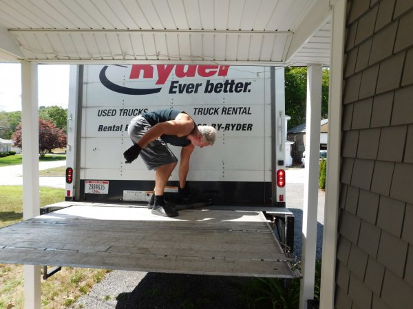 18 Aug 2020 Truck and lift gate barely fit.JPG