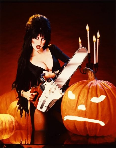 Chainsaw-and-Pumpkin.jpg