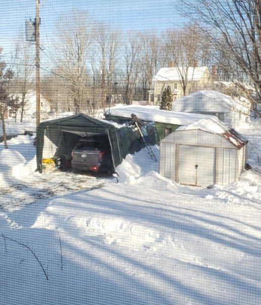 guy shoveling right side.jpg