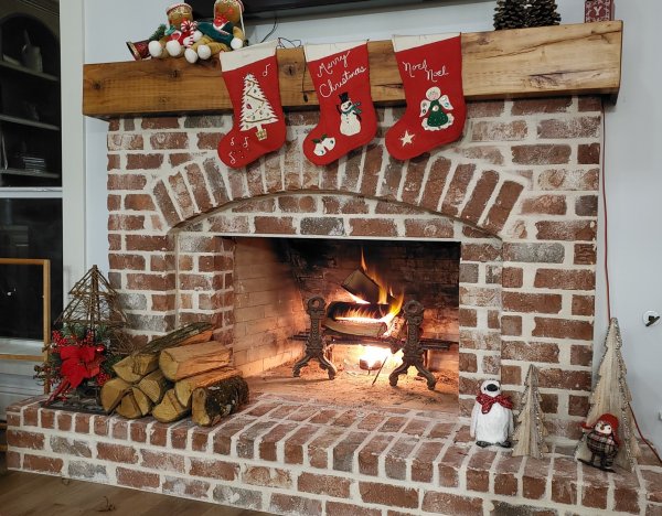 inside fireplace2.jpg