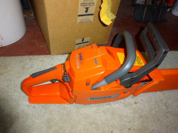 husq 242xp top profile.jpg