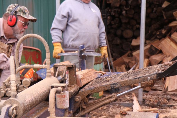 Walt really concentrating.JPG