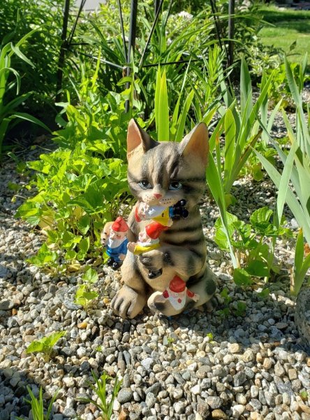 cat statue - garden gnome massacre - outside.jpg