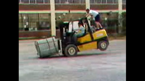 mhlnews_5098_forkliftsfloutingphysics1.png