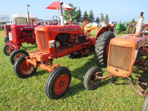 Allis Chalmers WD45.JPG