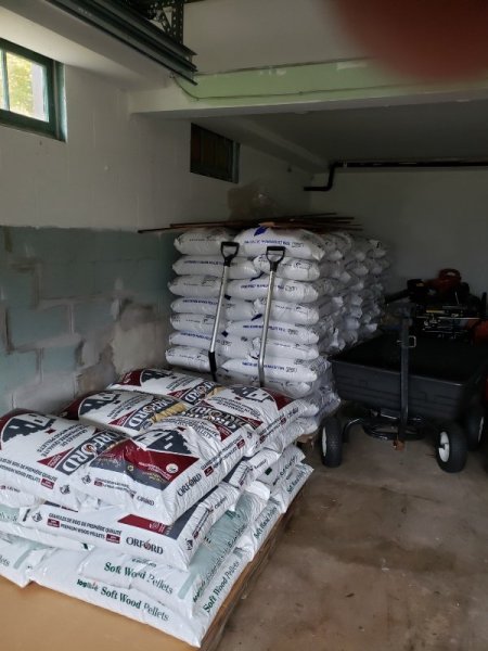 pellets in garage 10-02-2021.jpg