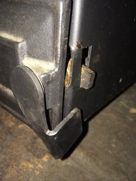 QuadrafireCastileAshDoorLatch (2).JPG