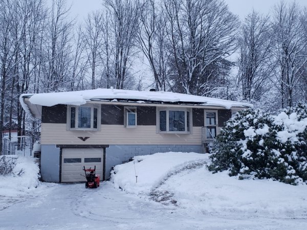 West side snow on roof 4-15 pm.jpg