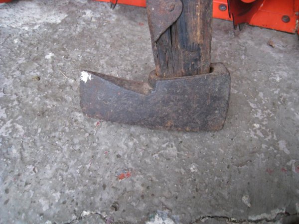 Old axe2.jpg