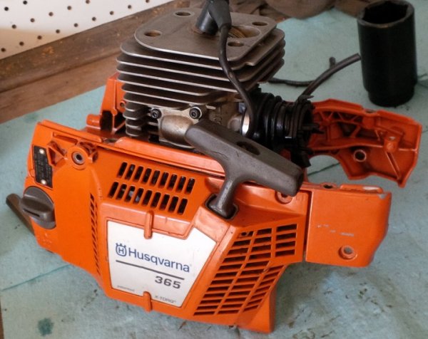 Case with Cylinder and Starter.jpg