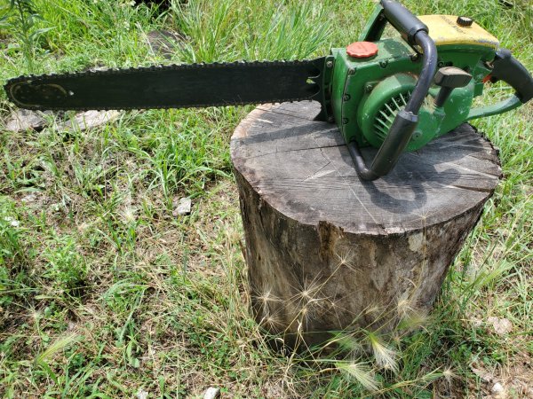 deere 23 inch saw.jpg