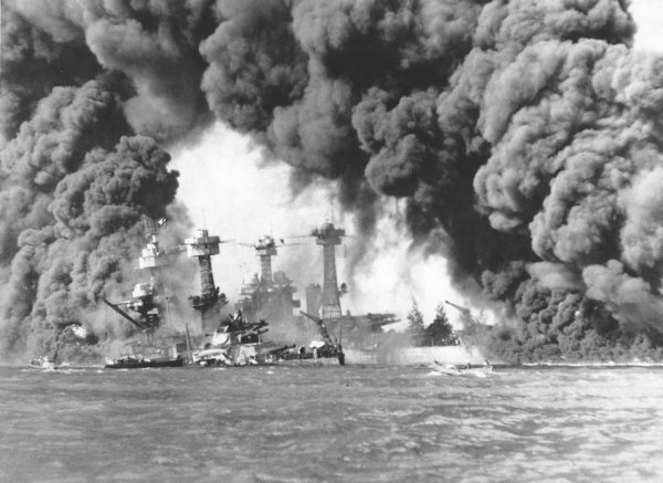 USS West Virginia Pearl Harbor Attack - Naval History and Heritage Command, 97398.jpg